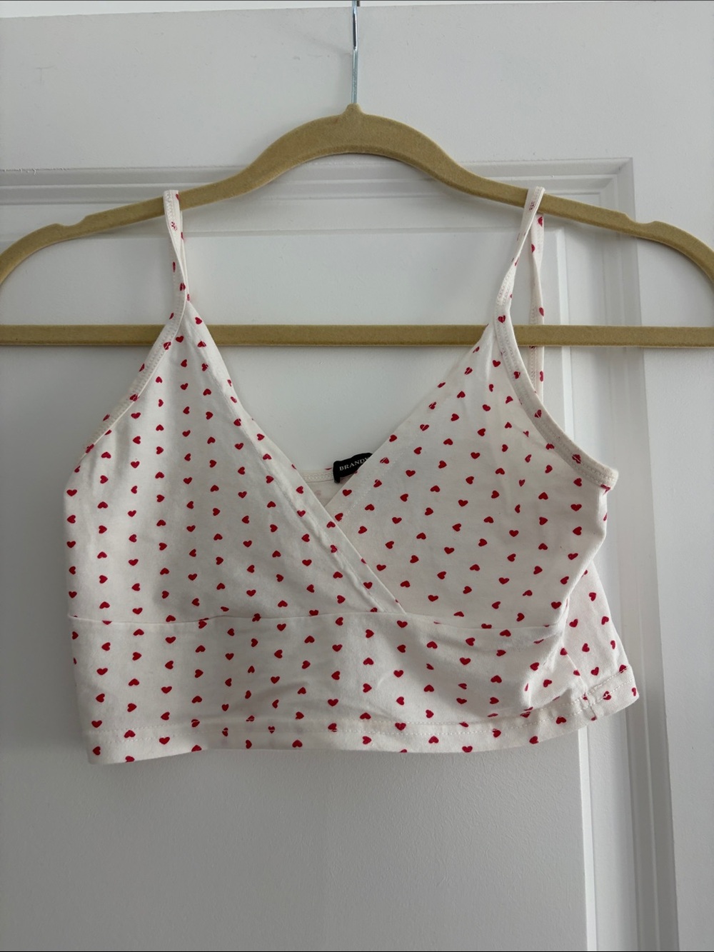 Brandy Melville White Cropped Cami with Red Heart Print